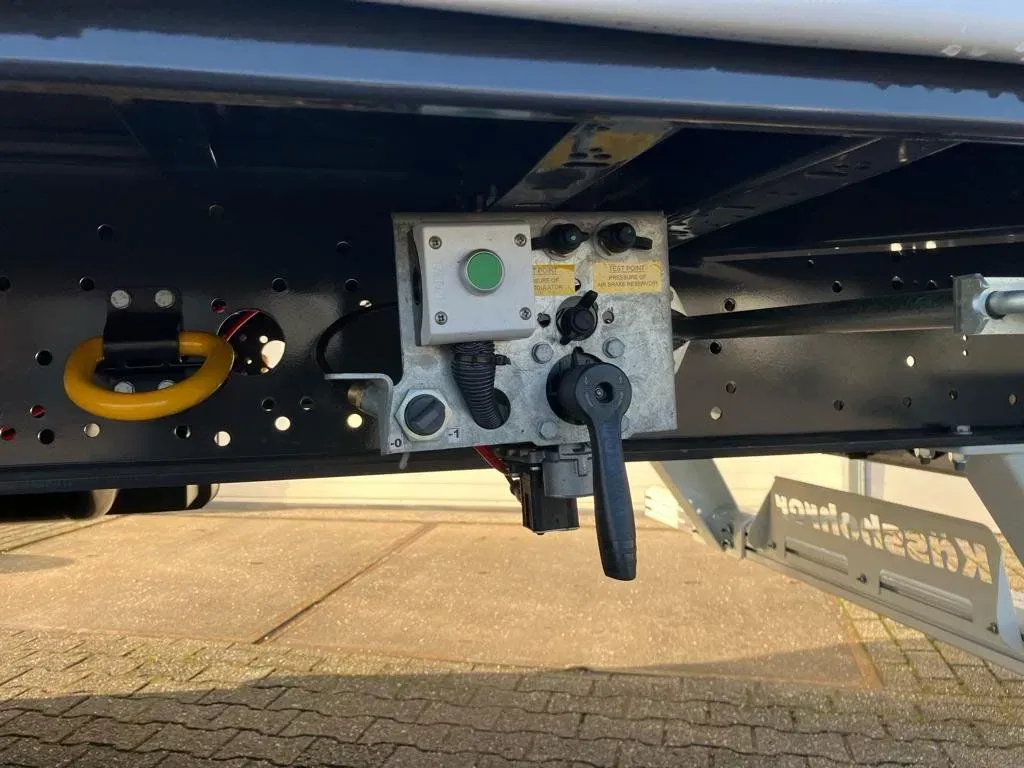 Kässbohrer SCS X / 90 - 12 / 27 Schuifzeilen met twee liftassen en hefdak 500mm Kässbohrer SCS X / 90 - 12 / 27 Schuifzeilen met twee liftassen en hefdak 500mm