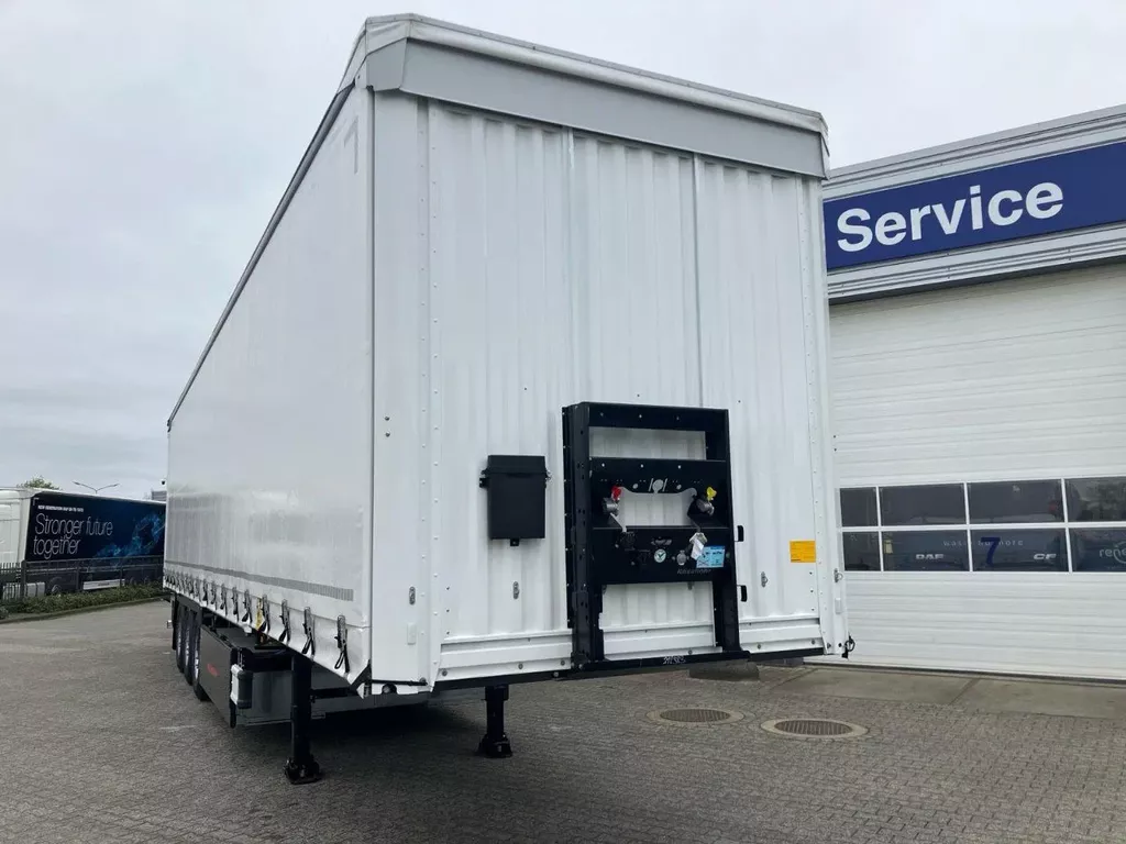 Kässbohrer SCS X / 90 - 12 / 27 Schuifzeilen met twee liftassen en hefdak 500mm Kässbohrer SCS X / 90 - 12 / 27 Schuifzeilen met twee liftassen en hefdak 500mm