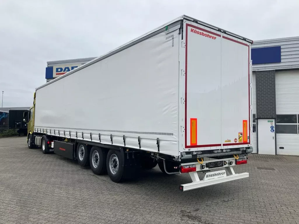 Kässbohrer SCS X+ / 90 - 12 / 27 Schuifzeilen multiplex vloer met palletkist 30 Europallets Kässbohrer SCS X+ / 90 - 12 / 27 Schuifzeilen multiplex vloer met palletkist 30 Europallets