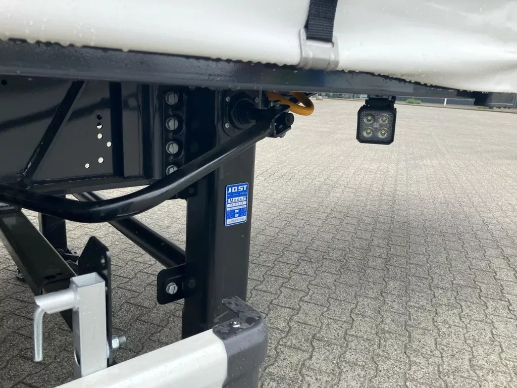 Kässbohrer SCS X+ / 90 - 12 / 27 Schuifzeilen multiplex vloer met palletkist 30 Europallets Kässbohrer SCS X+ / 90 - 12 / 27 Schuifzeilen multiplex vloer met palletkist 30 Europallets