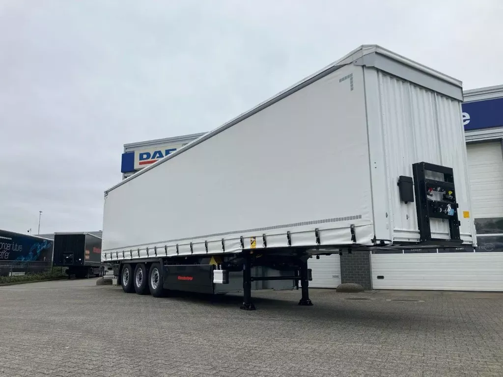 Kässbohrer SCS X+ / 90 - 12 / 27 Schuifzeilen multiplex vloer met palletkist 30 Europallets Kässbohrer SCS X+ / 90 - 12 / 27 Schuifzeilen multiplex vloer met palletkist 30 Europallets