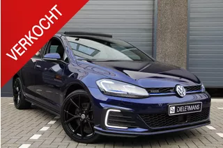Volkswagen Golf 1.4 TSI PHEV GTE Pano | Digitaal Display | 19' Estoril | Volledig LED | Carplay | Elektrische trekhaak | Bom en Bomvol!