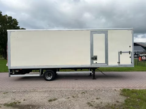 Veldhuizen Be oplegger gesloten 5480 kg met met laadklep 1000 kg