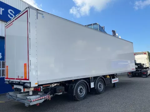 K&auml;ssbohrer SBT CS / 20-12 / 18 2-as City Box trailer met DHollandia onderschuifklep, ge&iuml;soleerd dak en Tridec besturing