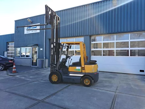 n TCM 700 serie FG 25 700 serie benzine bj.1996 n TCM 700 serie FG 25 700 serie benzine bj.1996