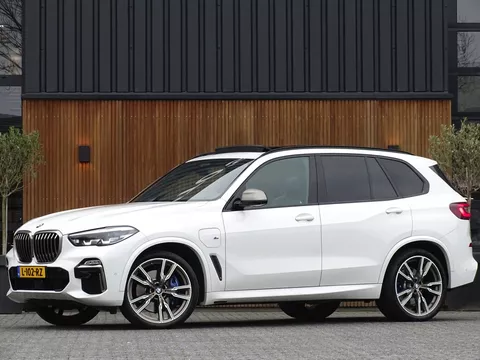 BMW X5 xDrive45e 394PK / M-Perf. / High Exec. M- Individual / LED BMW X5 xDrive45e 394PK / M-Perf. / High Exec. M- Individual / LED