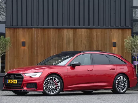 Audi A6 Avant A6 55 TFSI e 367PK / S-ed. Competition / 2021 / LED