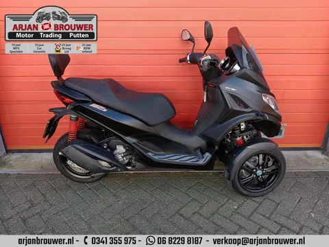 Piaggio MP3 300 HPE ABS Sport 15 stuks nieuw en gebruikt ! Piaggio  MP3 300 HPE ABS Sport 15 stuks nieuw en gebruikt !