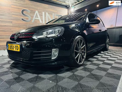 Volkswagen Golf 2.0 GTI Edition 35 Volkswagen Golf 2.0 GTI Edition 35