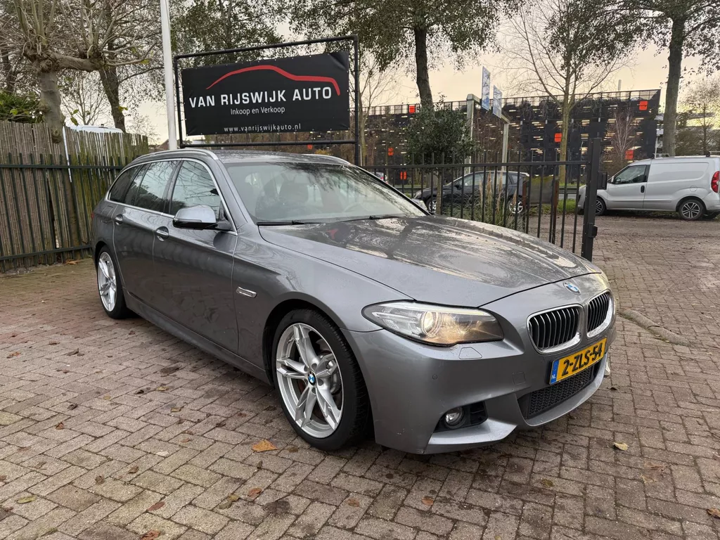 BMW 5-serie Touring 520i Exe M-Sport Xenon Nav Dealer Ond Pdc