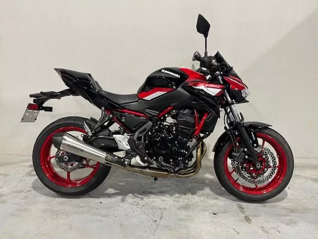 Kawasaki Z650 35KW A2 met Arrow uitlaatlijn.