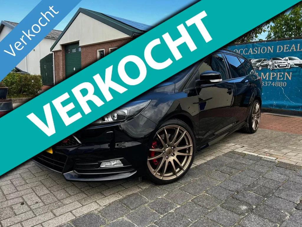 Ford Focus Wagon 2.0 ST-3|CRUISE CONTROL|CAMERA+PDC|LEDER|LED&amp;XENON|NAVIGATIE