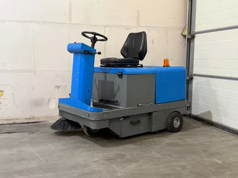Isal Veegmachine 24v nieuwe accu&rsquo;s!