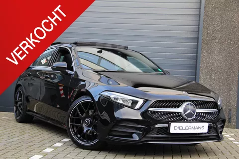Mercedes-Benz A-klasse 180 Business Solution AMG Upgrade Panorama dak | Sfeerverlichting | Groot display! | Full black | 19" AMG Velgen | Carplay | Bom en Bomvol! | Pano Mercedes-Benz A-klasse 180 Business Solution AMG Upgrade Panorama dak | Sfeerverlichting | Groot display! | Full black | 19" AMG Velgen | Carplay | Bom en Bomvol! | Pano
