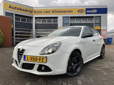 Alfa Romeo Giulietta 1.7 TBi Quadrifoglio Verde | Nieuwe distributieriem, waterpomp en toebehoren! | Alfa Romeo Giulietta 1.7 TBi Quadrifoglio Verde | Nieuwe distributieriem, waterpomp en toebehoren! |