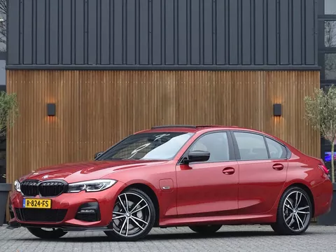 BMW 3 Serie 330e 252PK / M- Individual / 2021 / laser /
