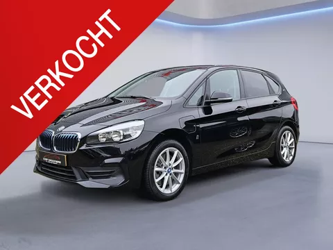 BMW 2-serie Active Tourer 225xe iPerformance /Apple Carplay/Elektr. achterklep/Stoelverw./Licht&amp;Regensensor/Cruise&amp;Clima Control/USB met snellaad functie/Isofix/(MET GARANTIE*)