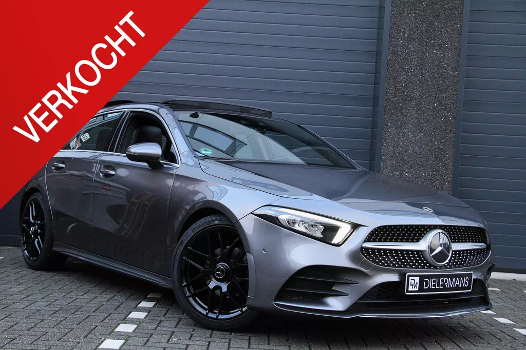 Mercedes-Benz A-klasse 180 AMG | Panorama dak | 10.25 inch display | Carplay | Bomvol!