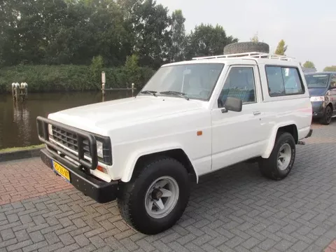 Nissan PATROL 160 HARDTOP Nissan Patrol 160 2.8 benzine 5 persoons Nederlandse dealerauto