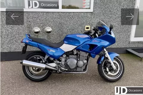Triumph Tour Sprint 900