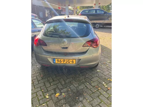 Opel Astra 1.4 Turbo Cosmo Automaat defect Opel Astra 1.4 Turbo Cosmo Automaat defect