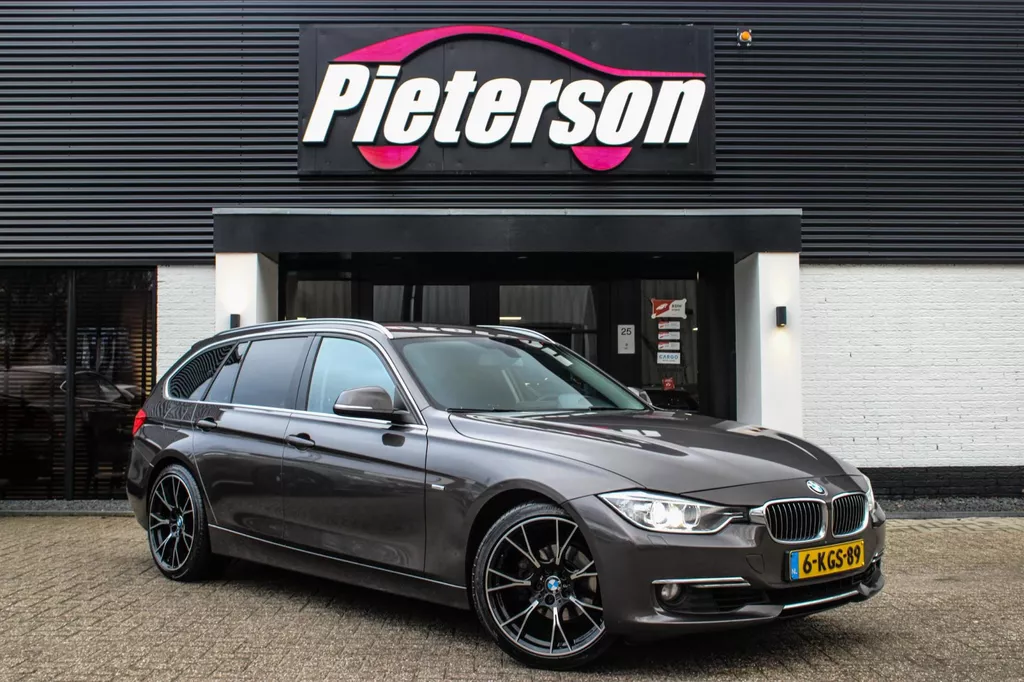 BMW 3-serie Touring 320i M-Sport NAP XENON TREKHAAK LEDER