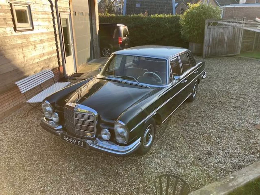 Mercedes-Benz S-klasse 280 S automaat. olijfgroen