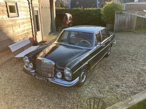 Mercedes-Benz S-klasse 280 SE automaat. olijfgroen Mercedes-Benz S-klasse 280 SE automaat. olijfgroen