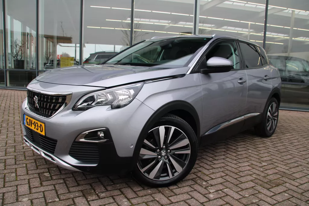 Peugeot 3008 1.2 PureTech 130pk Allure Airco Navi Camera Carplay Stoelverwarming Trekhaak