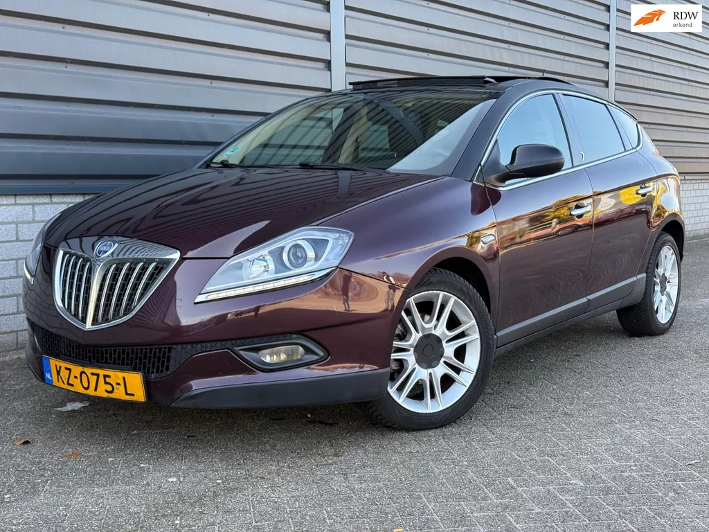 Lancia Delta 1.4-16V Platino Led Navi Cruise Pano Trekhaak