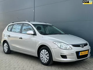 Hyundai I30 CW 1.6 CRDi Active Cool AIRCO | NAVI | ELEK RAMEN | TREKHAAK | NWE APK