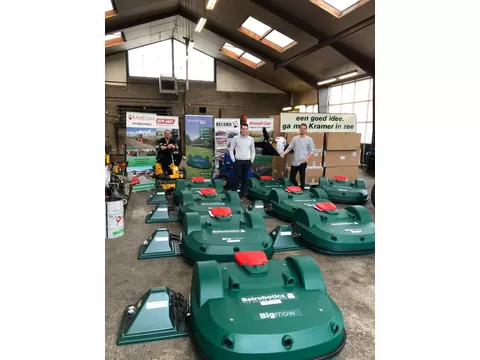 Diversen BELROBOTICS ROBOTMAAIER nieuw en gebruikt BIGMOW PARCMOW  voetbal rugby grasvelden 850 1050 2050