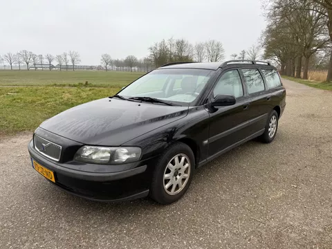 Volvo V70 2.4