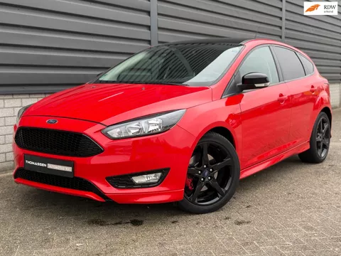 Ford Focus 1.5 Red edition ST-Line 150PK 5-D Camera Cruise