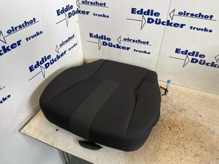 DAF 2351822 ZITKUSSEN COMFORT LUXURY (ALS NIEUW MET SCHEUR)