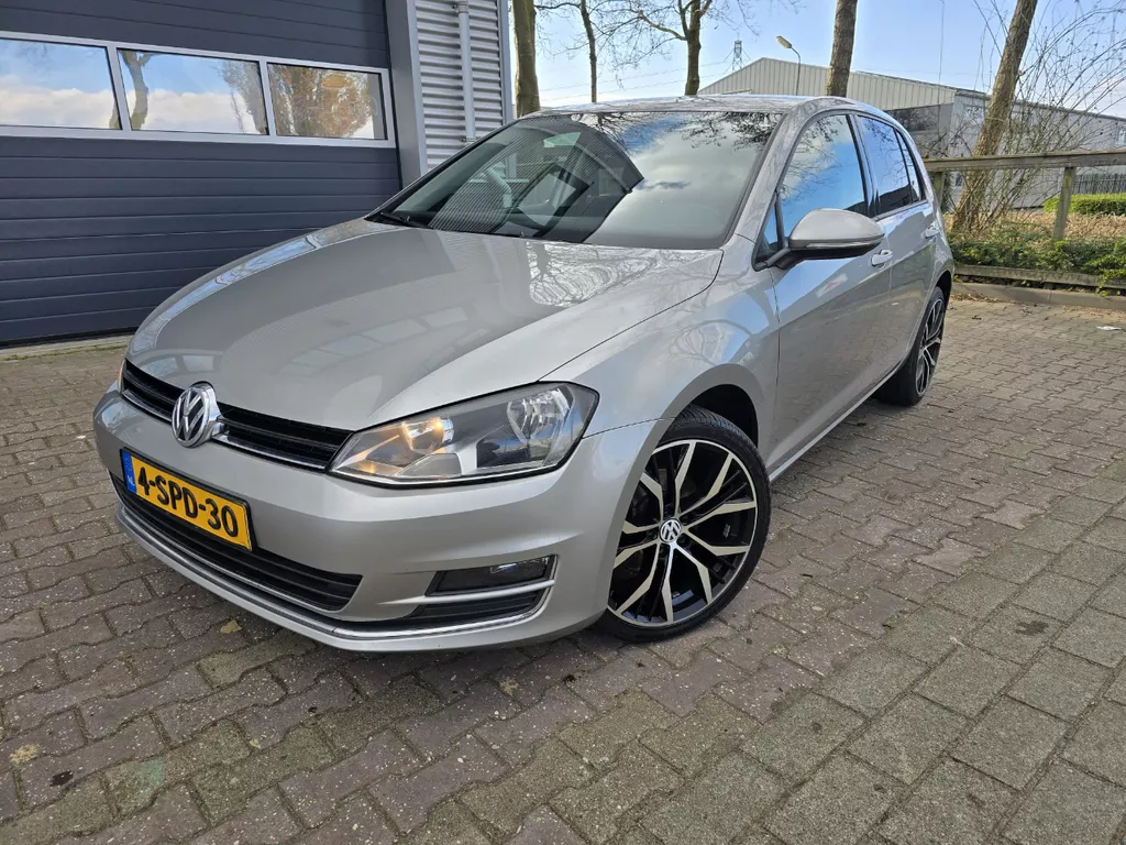 Volkswagen Golf 2.0 TDI HIGHLINE DSG