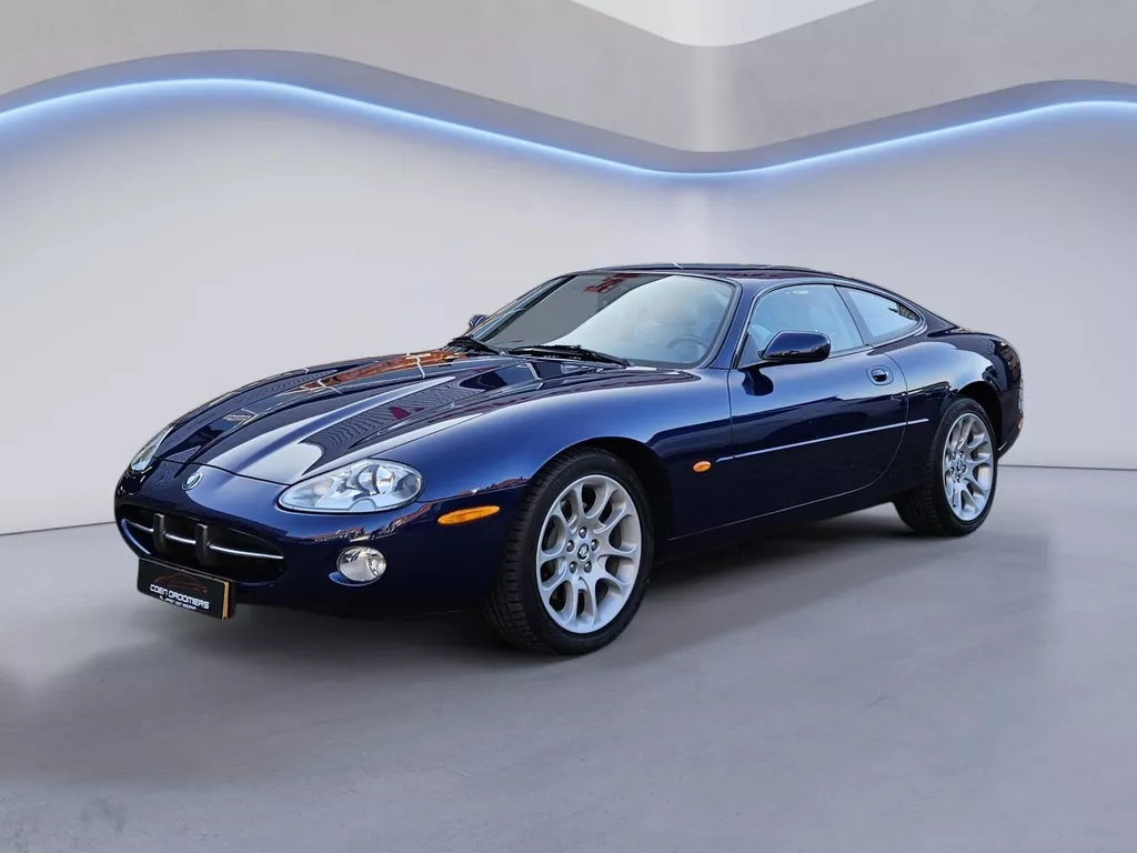 Jaguar XK8 4.2 V8 Coup&eacute; in zeer nette staat/lage km stand!/Elektr. stoel en stuurverstelling/Cruise&amp;Clima Control/Stoelverwarming/Xenon/(MET GARANTIE*)