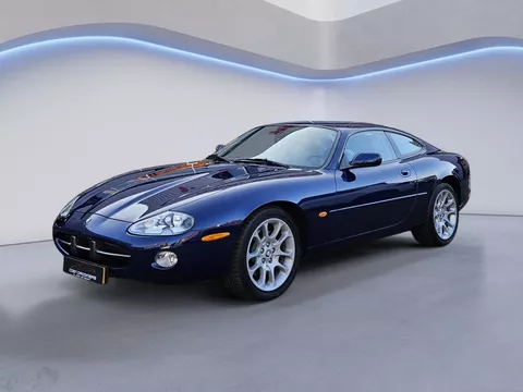 Jaguar XK8 4.2 V8 Coup&eacute; in zeer nette staat/lage km stand!/Elektr. stoel en stuurverstelling/Cruise&amp;Clima Control/Stoelverwarming/Xenon/(MET GARANTIE*)