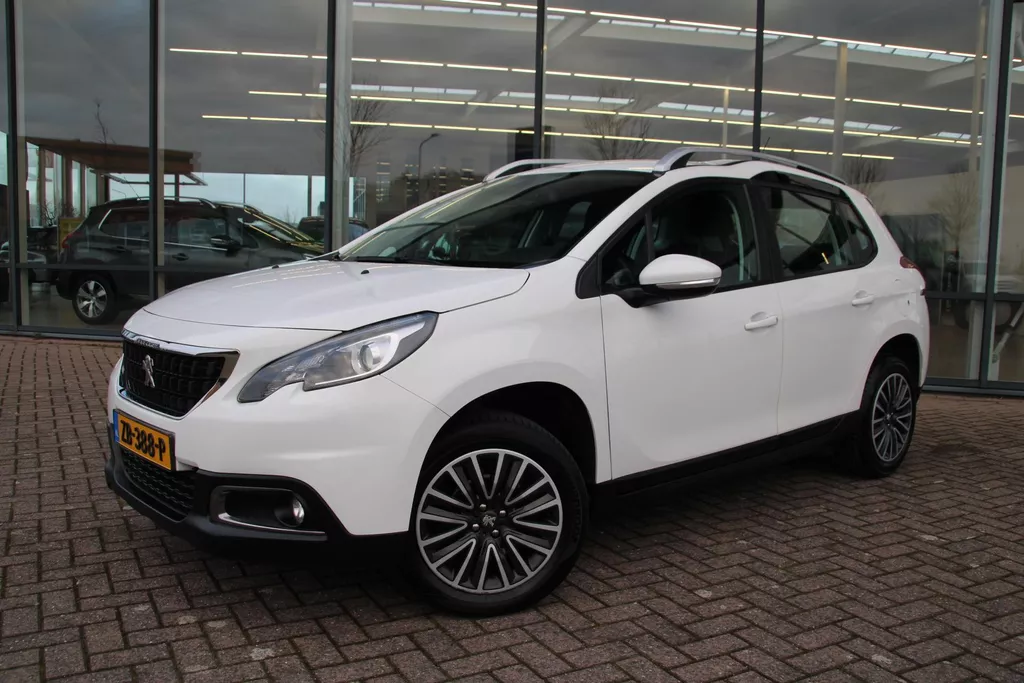 Peugeot 2008 1.2 PureTech 130pk Blue Lion Airco Navi Carplay 6-bak 95794km