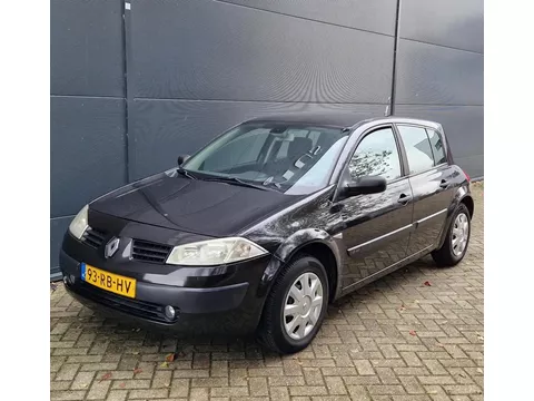 Renault Mégane 1.6 16V Dynamique Comfort Airco Cruise Nap Trekhaak Renault Mégane 1.6 16V Dynamique Comfort Airco Cruise Nap Trekhaak