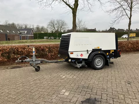 te koop kaeser M52 mobiele compressor