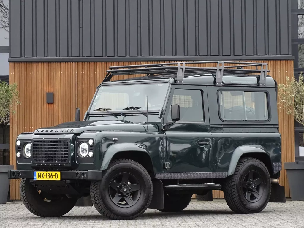 Land Rover Defender 2.4 TD4 90 SW SVX 60 / LED