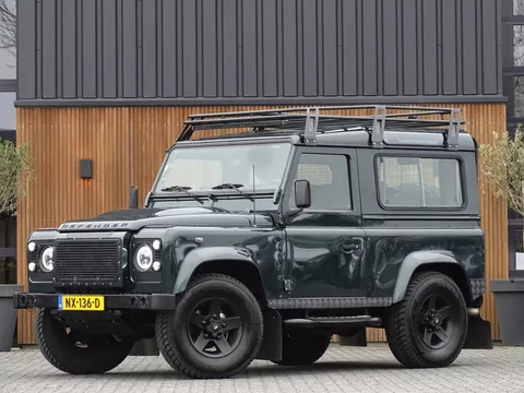 Land Rover Defender 2.4 TD4 90 SW SVX 60 / LED