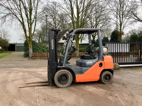 te koop toyota gas heftruck 02-8FG25