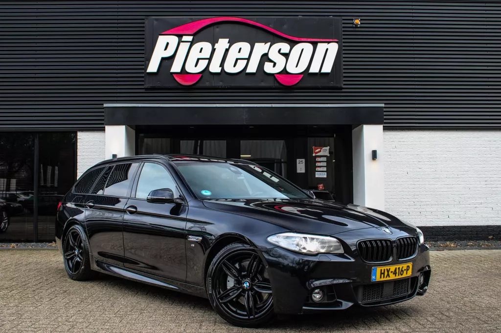 BMW 5-serie Touring 528i M-Pakket NAP PANO HUD 360 DEALER OH