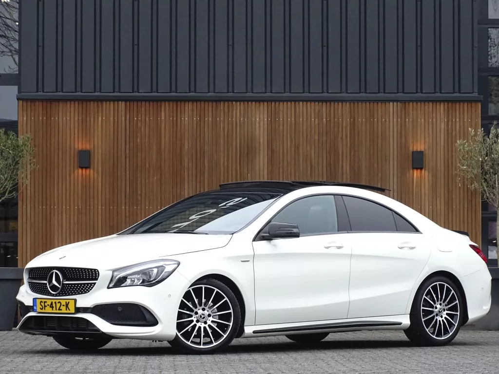 Mercedes-Benz CLA 200 automaat Prestige / AMG pakket / LED *NAP*