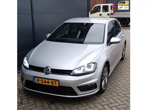 Volkswagen Golf 1.2 TSI Highline R-line Nette Auto Volkswagen Golf 1.2 TSI Highline R-line Nette Auto