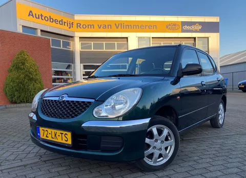 Daihatsu Sirion 1.0 SXi | Elektrische ramen | Trekhaak | Lichtmetalen velgen | Daihatsu Sirion 1.0 SXi | Elektrische ramen | Trekhaak | Lichtmetalen velgen |