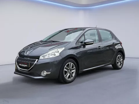 Peugeot 208 1.4 VTi Envy /Cruise Control/Climate Control/Licht&amp;Regensensor/Parkeersensoren/Navi/Bluetooth/15''LMV/(MET GARANTIE*)