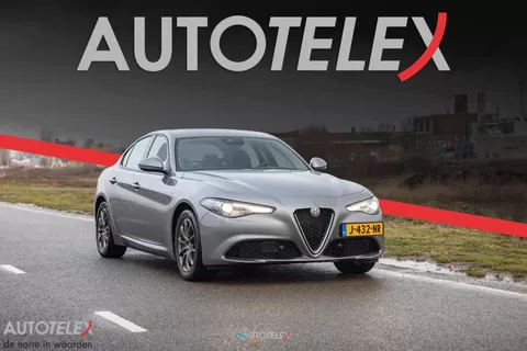 Alfa Romeo Giulia 2.0T Super